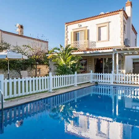 Villa Luxury Duplex W Pool And Garden In