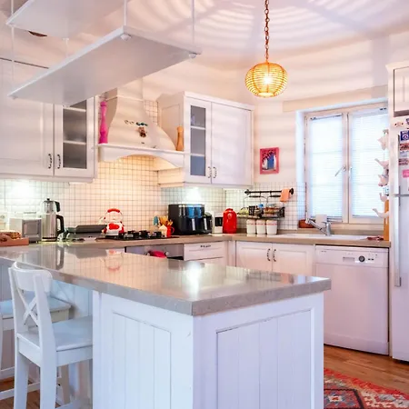 Luxury Duplex W Pool And Garden In Alacati